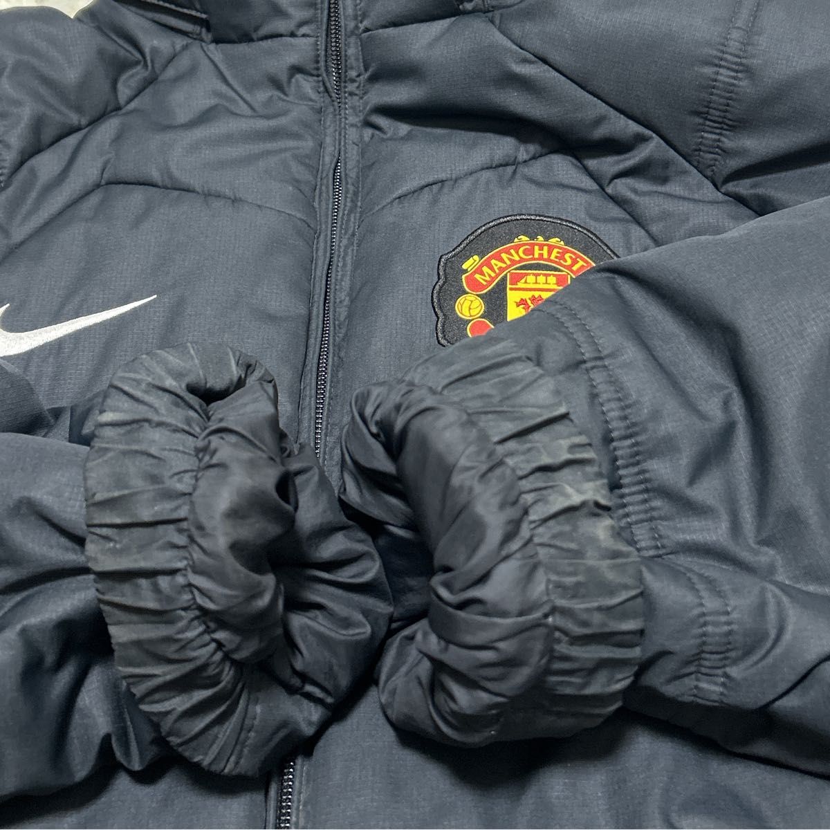 NIKE マンチェスターユナイテッド ベンチコート ダウンジャケット刺繍
