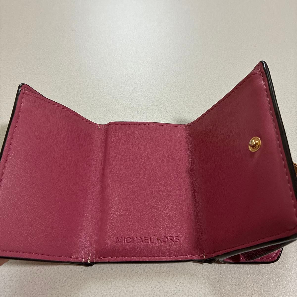 マイケルコース ピンク 3つ折り財布+キーケース セット 袋付｜Yahoo
