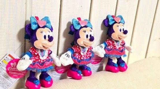 ミニーのファンダーランド ミニー ぬいぐるみバッジ ディズニー