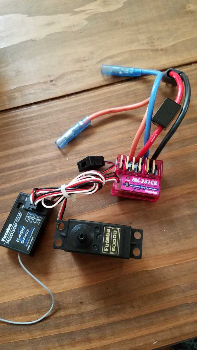 フタバ アンプ(ブラシモーター用) 受信機(2 4GHz) サーボ セット 美品