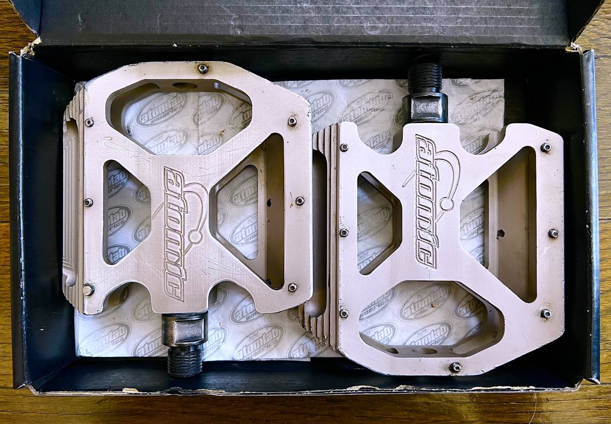 Yahoo!オークション - atomic FLATBOY FLAT BOY atomlab 第1号製品 フ