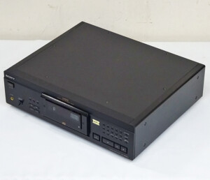 SONY WALKMAN【D-NE241 S】ソニー MP3フォーマットCD対応 ポータブルCD