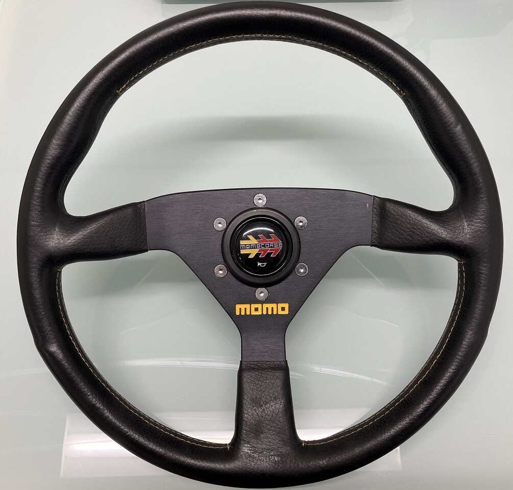 MOMOステアリング TYP V35 MOMO ステアリング TYP V35