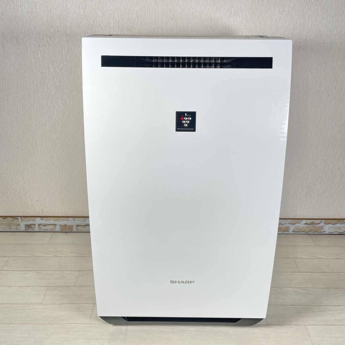 Yahoo!オークション -「シャープ 除加湿空気清浄機 kc-hd70-w」の落札