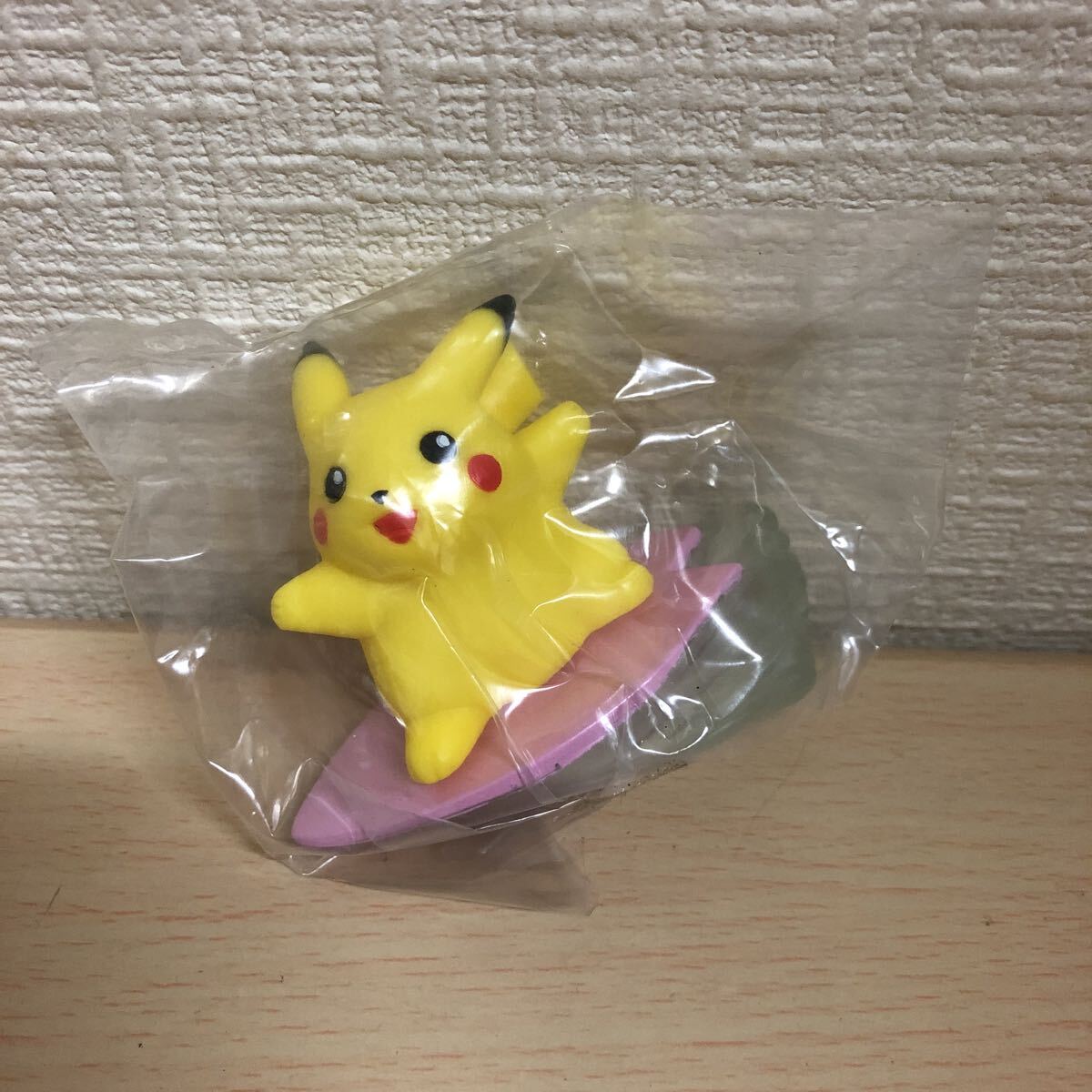 Yahoo!オークション -「なみのりピカチュウ」(ポケットモンスター