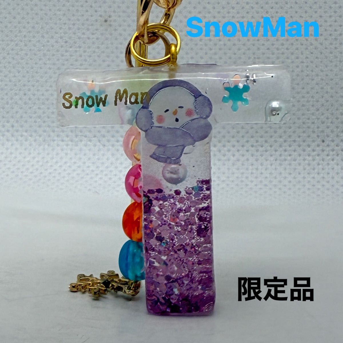 SnowMan 雪の結晶 レジン ハンドメイド イニシャルキーホルダー 赤 R