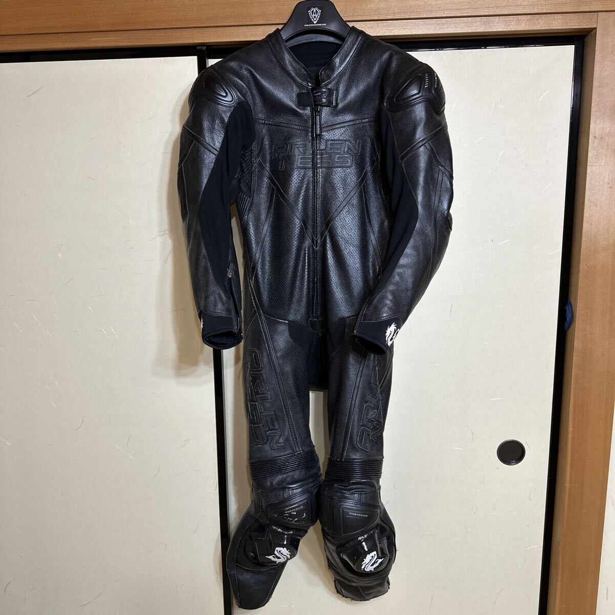 2026年最新】Yahoo!オークション -革ツナギ 黒(革ツナギ)の中古品