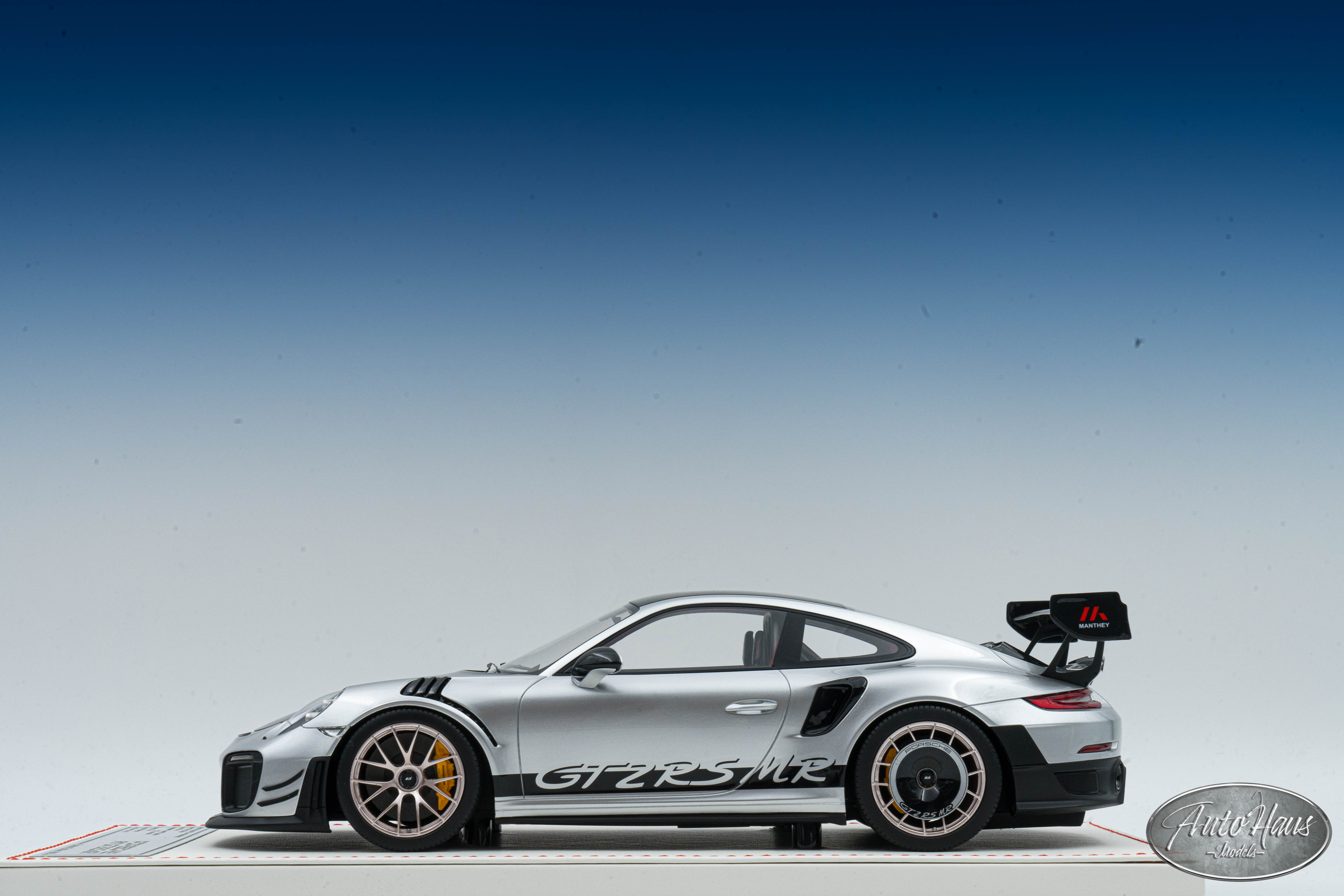 1/18 Dino Models Porsche 911 GT2 RS MR Chalk Silver – AutoHaus Models