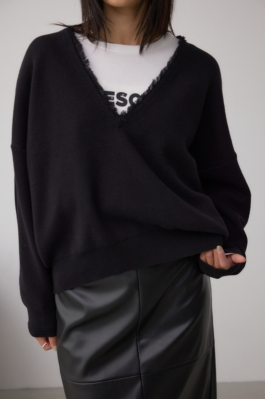 Vネックフリンジスウェッターニット｜WOMEN｜250IAB70-3001｜AZUL BY