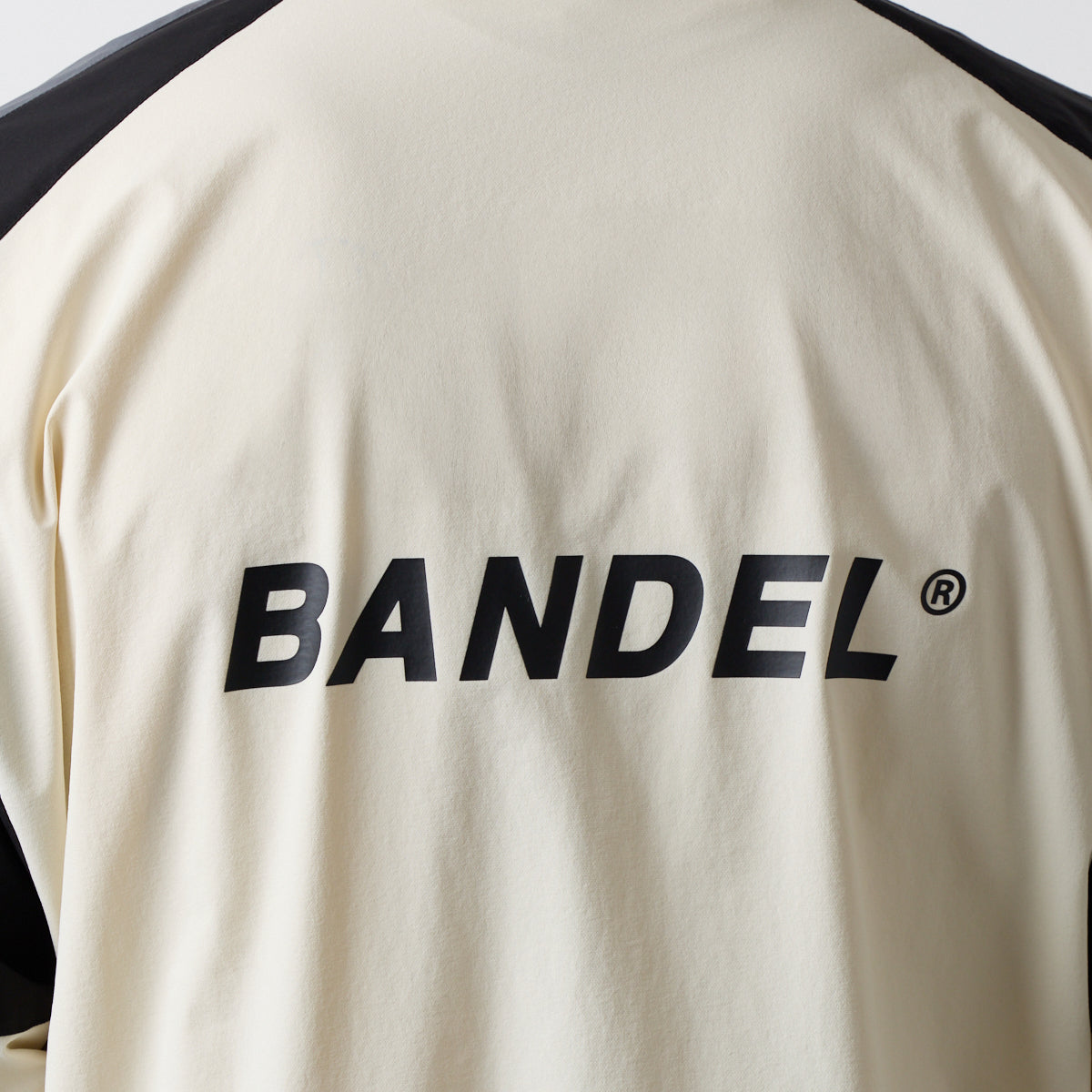 ユーティリティ ハーフジップジャケット – BANDEL®︎｜公式オンライン