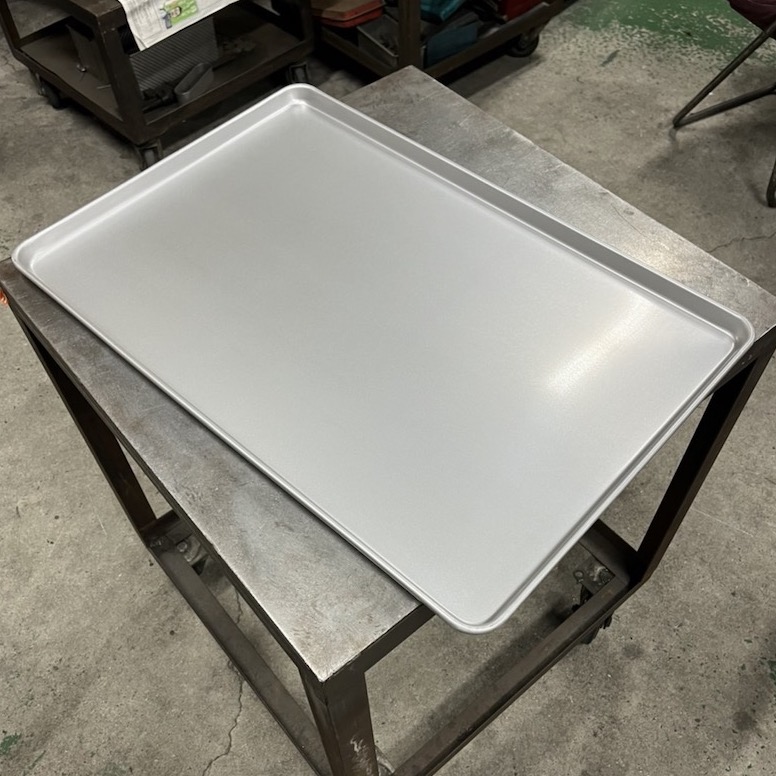 大阪市で全国各地からの業務用、製菓製パン用天板・型類のオーダー