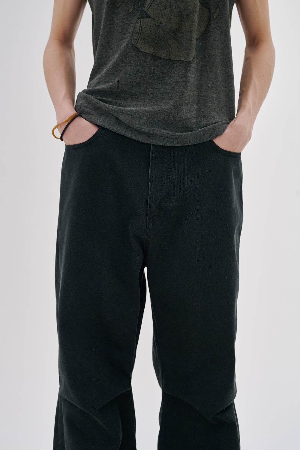 FIFTH GENERAL STORE / Knee Pleated Baggy Pants - Black – BALANCE