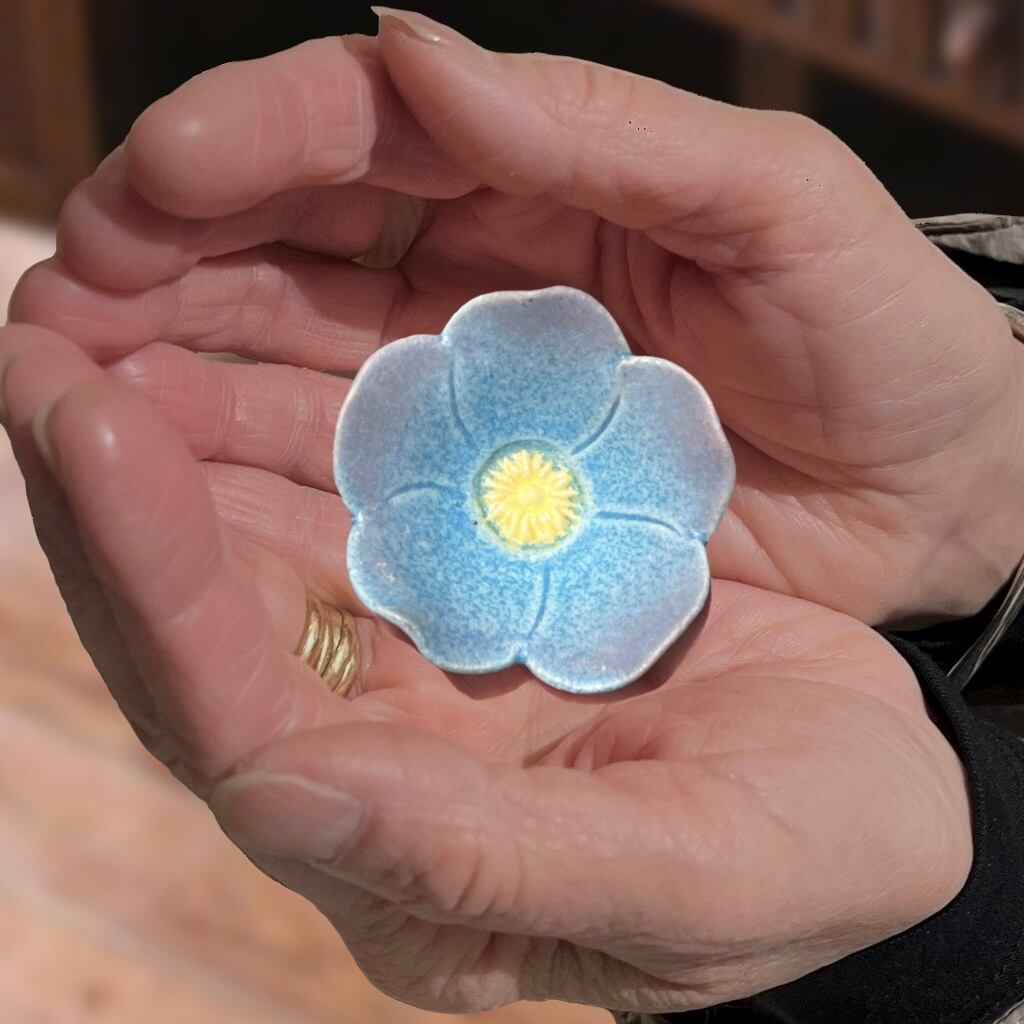 花豆皿(幅7cm)野の花 パープルブルー | TSUNE;田中恒子の器 オンライン