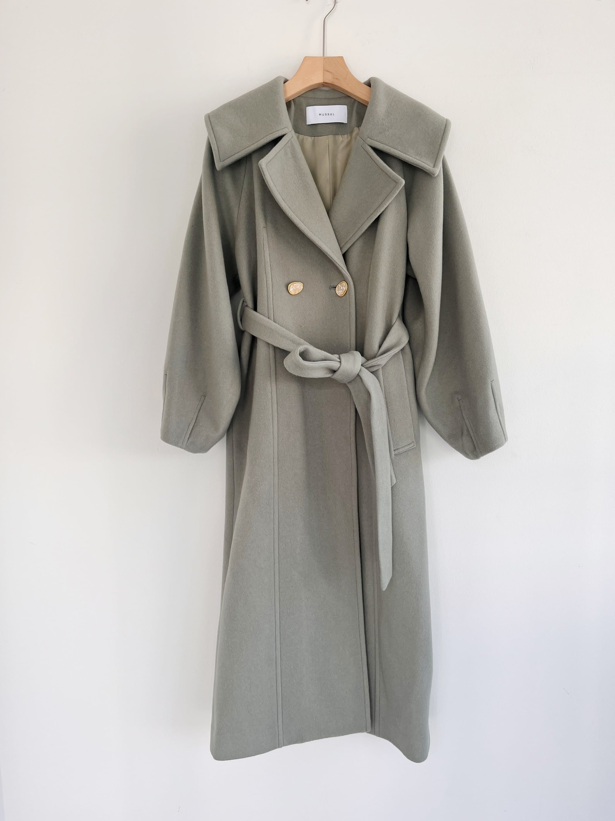 MURRAL Curvy wool coat | KOKO