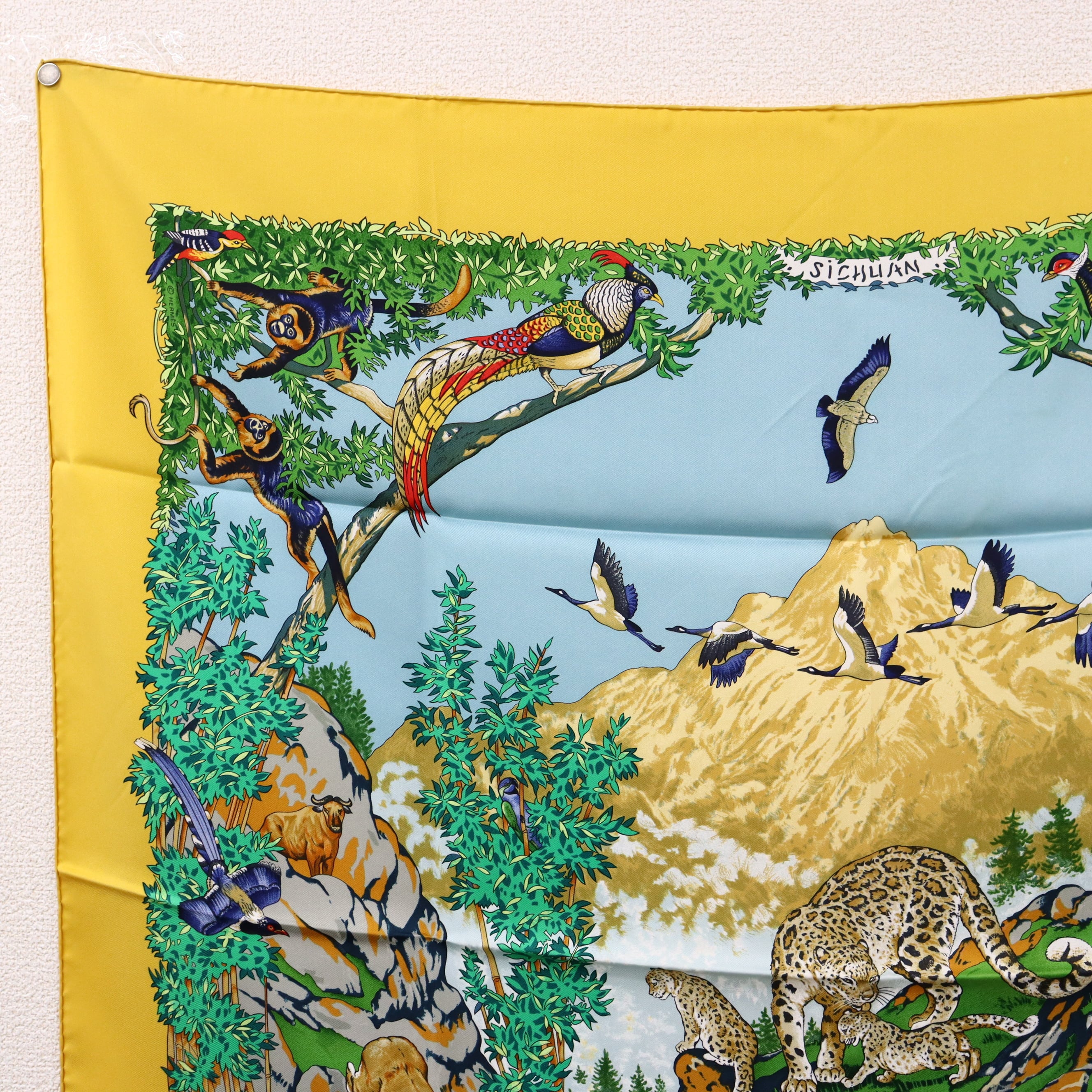 HERMES エルメス カレ90 四川省 sichuan パンダ 動物 シルクスカーフ