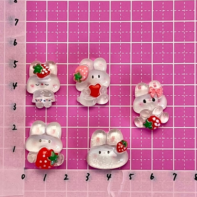 クリア いちごうさぎ デコパーツ 5個 ☆ハンドメイド☆パーツ☆素材