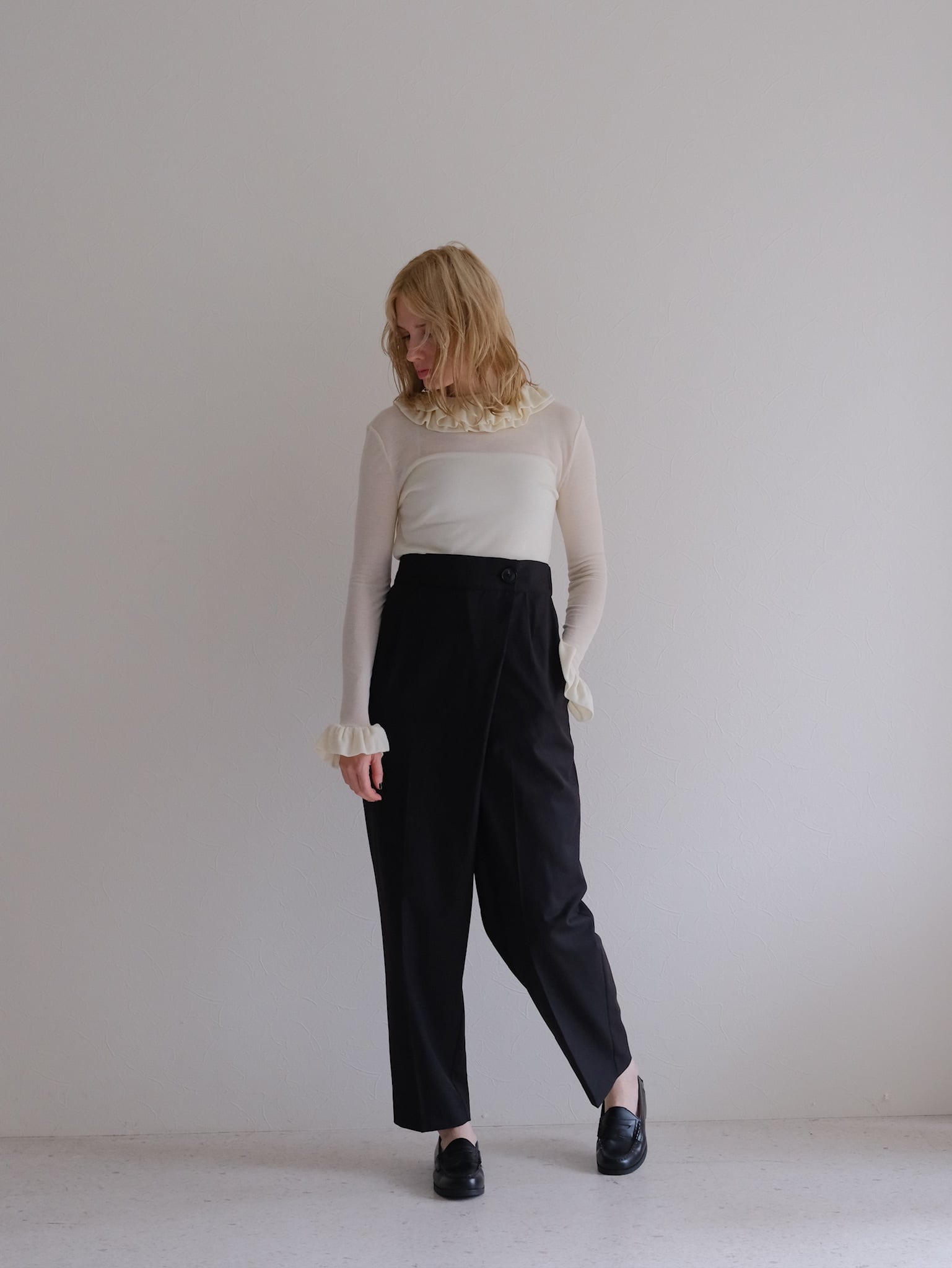 DRESS | e L L a