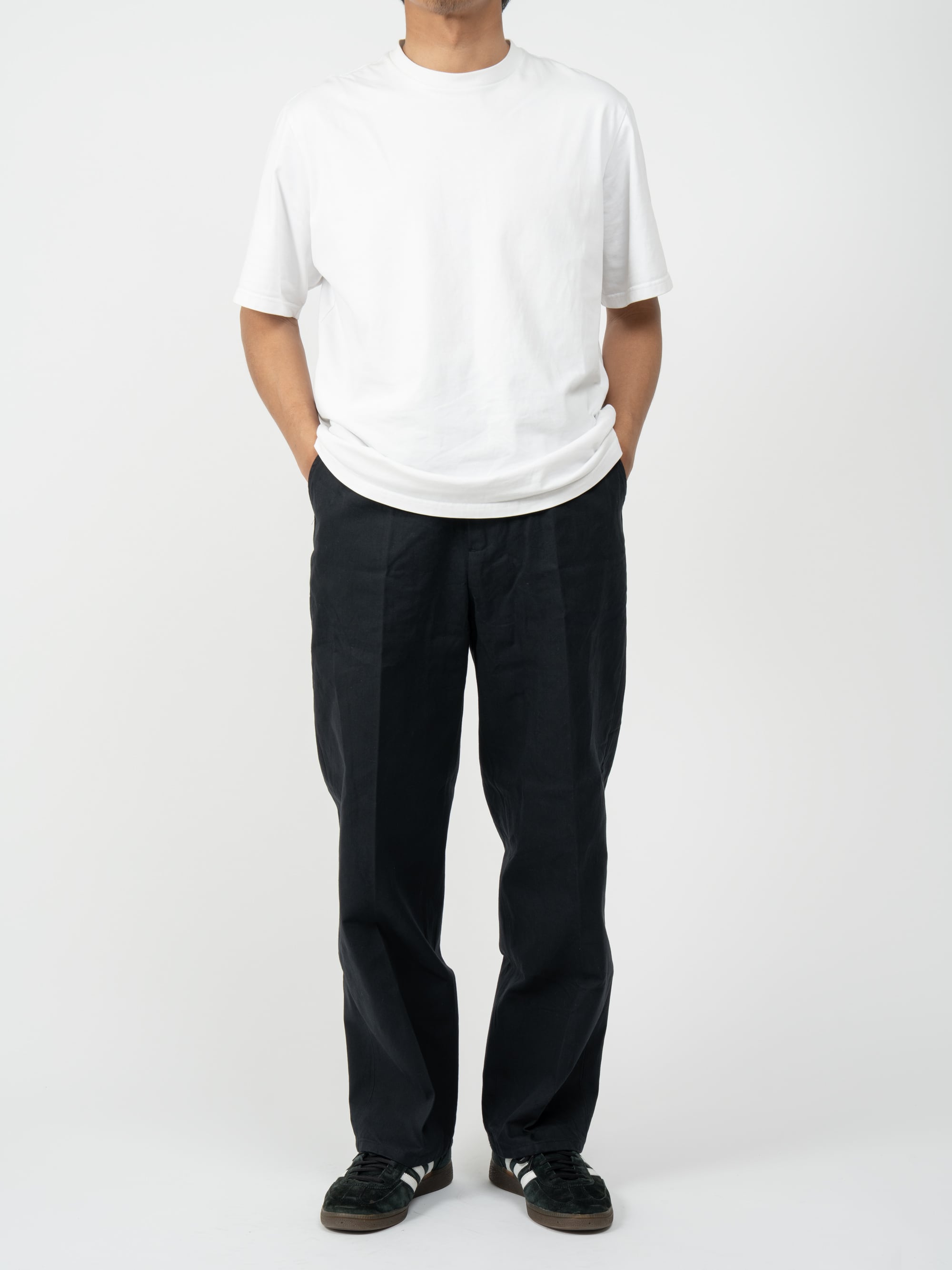 One Tuck Wide Chino Pants (black) | OVY