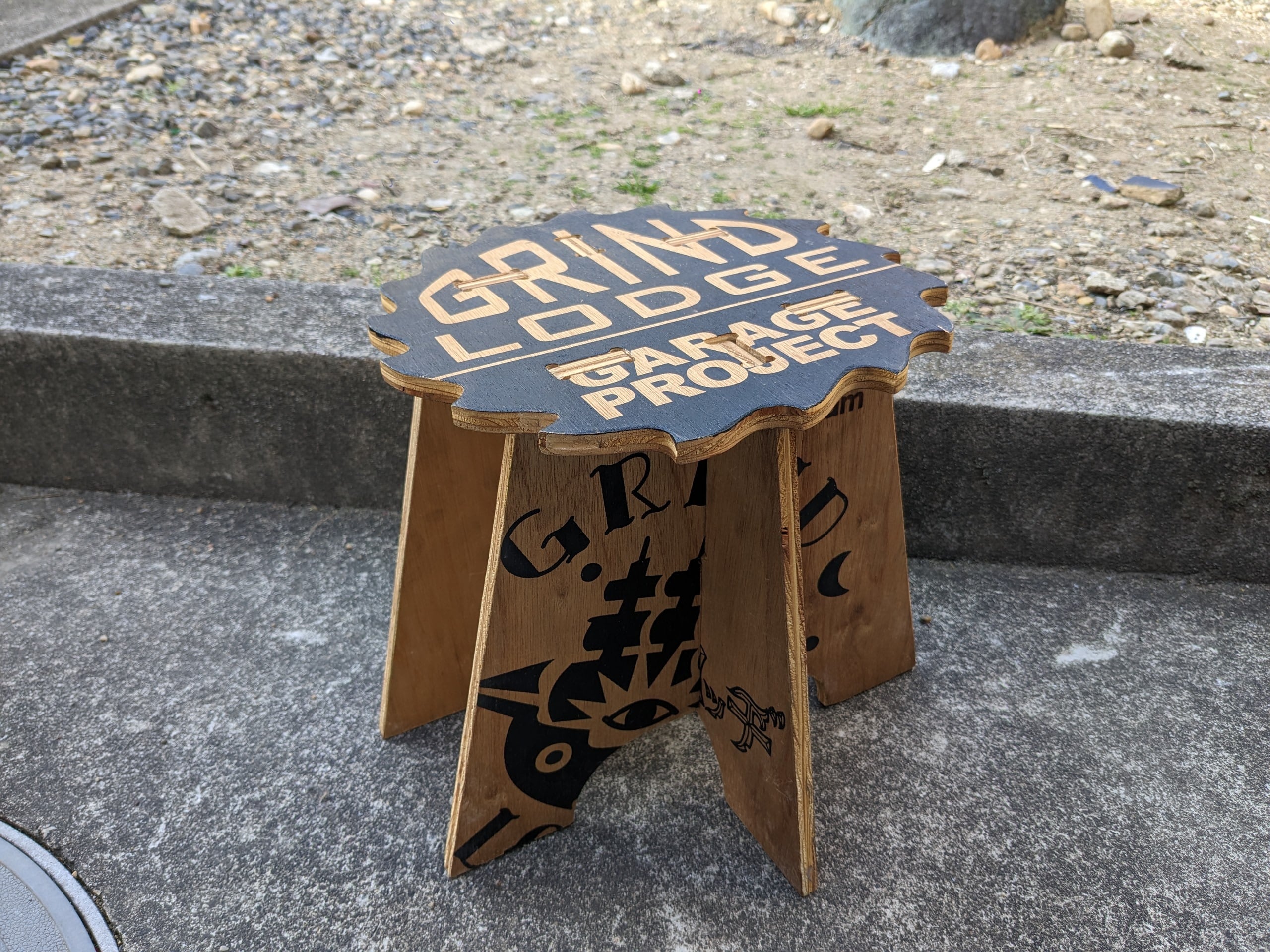 GRINDLODGE（グラインドロッヂ）スツール | Outdoor Reuse
