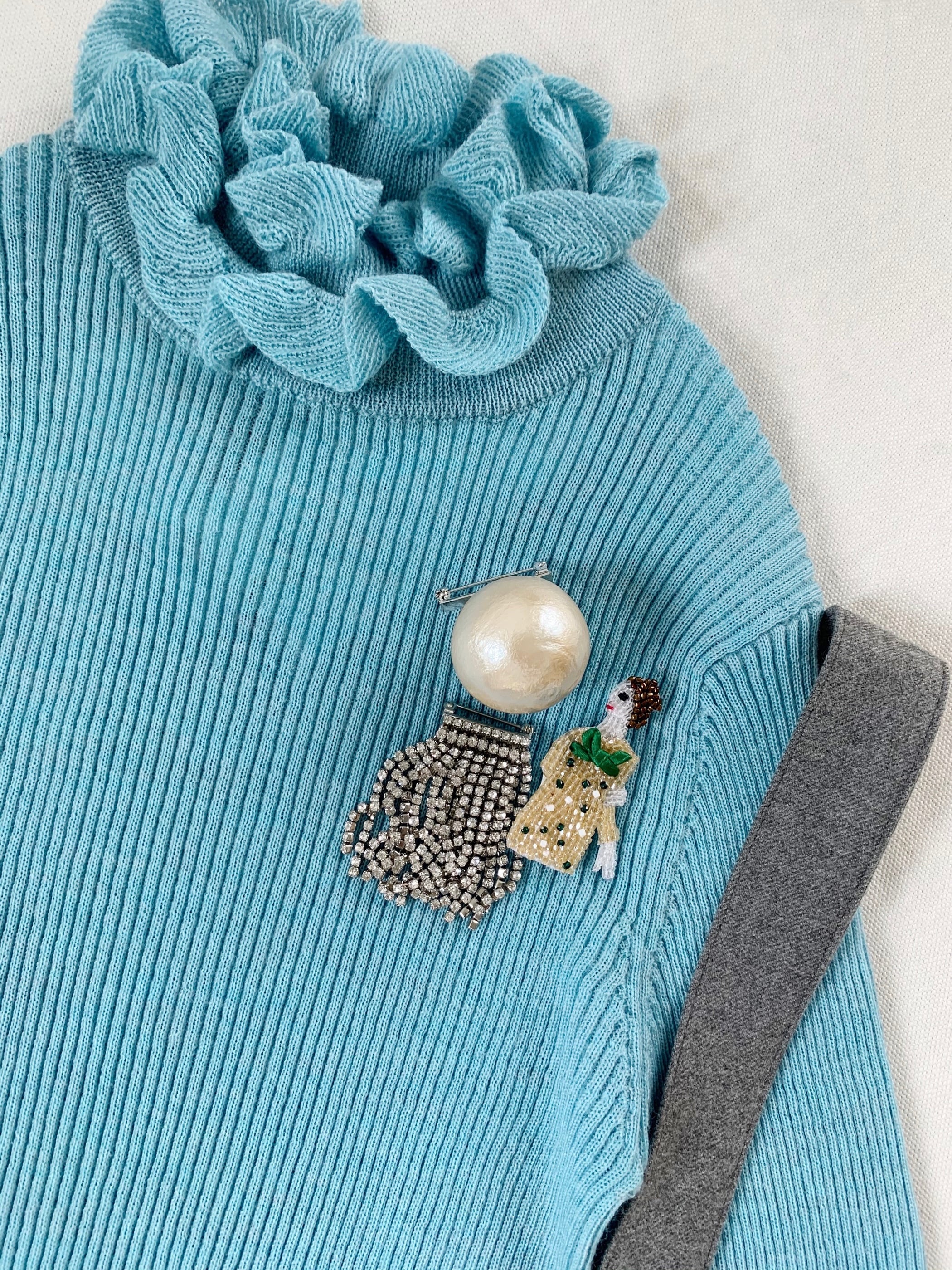 MARIANNE BATLLE（マリアンヌ・バトル） Y ST LAURENT Ribbon Brooch