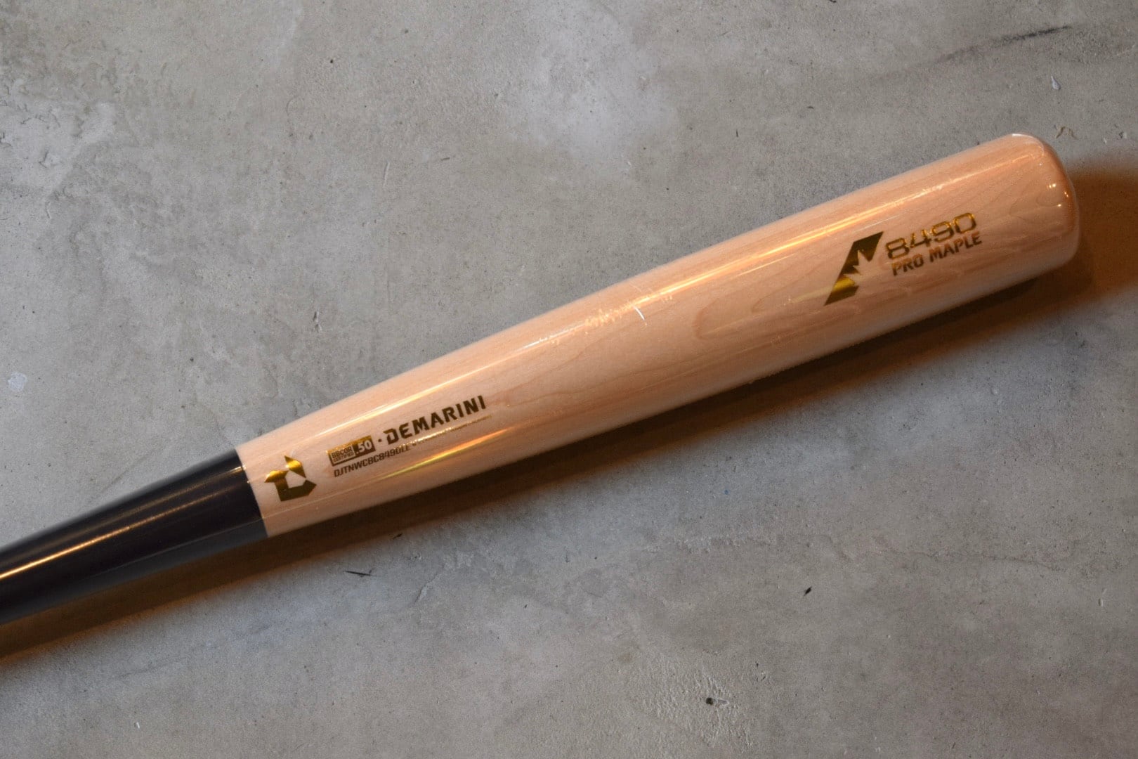 大学生にはもはや必須アイテム 折れにくい木製バット【DeMARINI