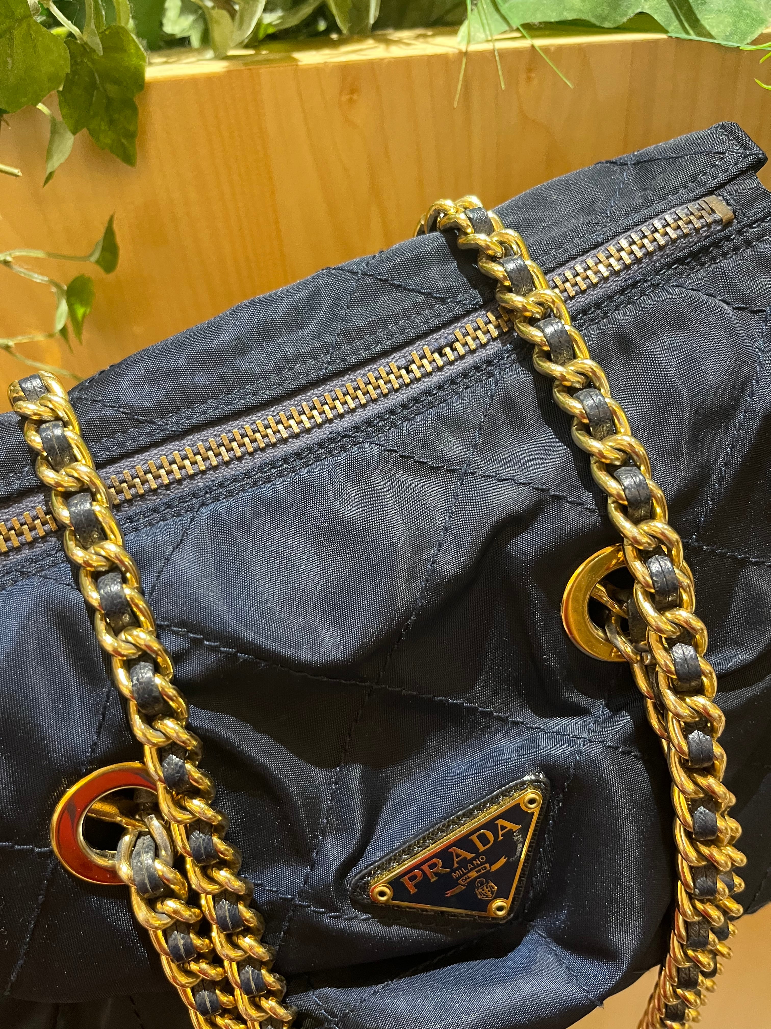 SALE 90's VINTAGE PRADA ナイロン 三角プレートチェーンハンドバック