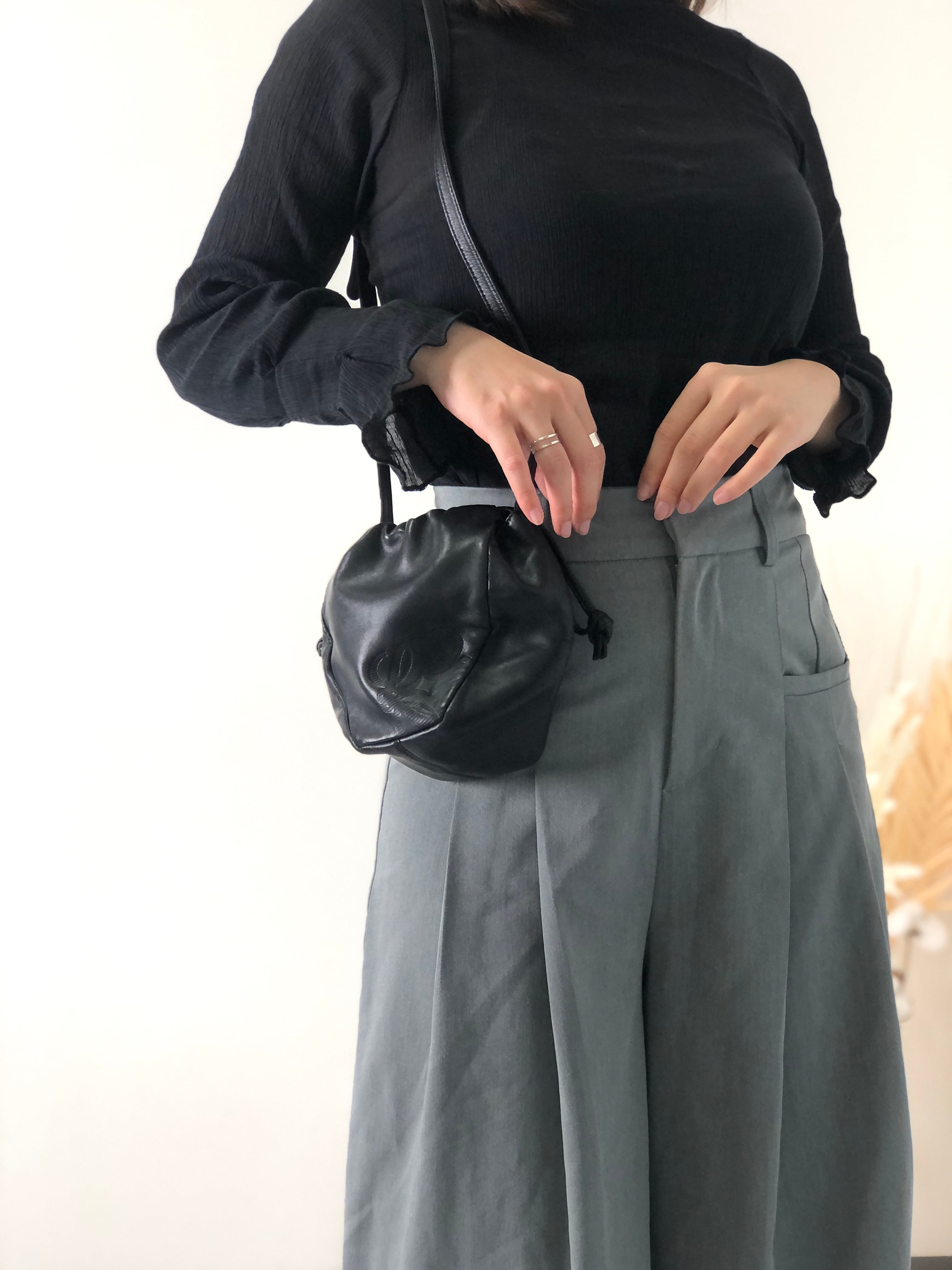 LOEWE ロエベ アナグラム ナッパレザー ミニバッグ 巾着 ショルダー
