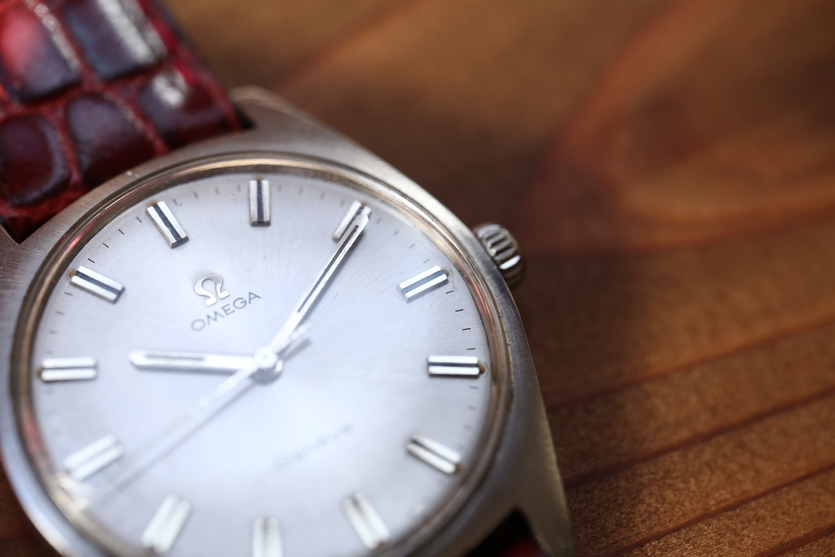 OMEGA】 1970's ジュネーブ トノー型ケース トリチウム仕様 手巻き