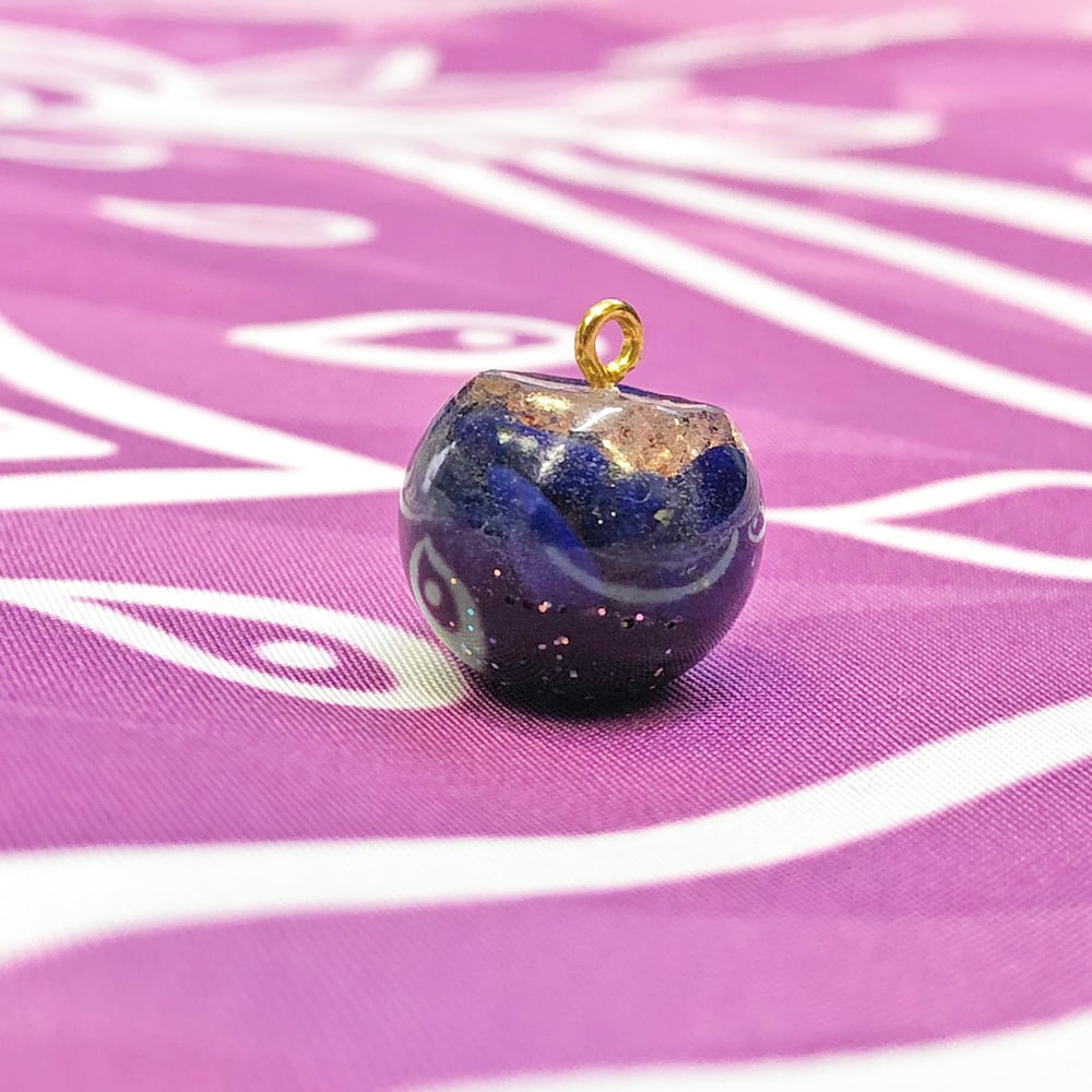 感謝価格！】宇宙オルゴナイトの実 チャーム ラピスラズリ