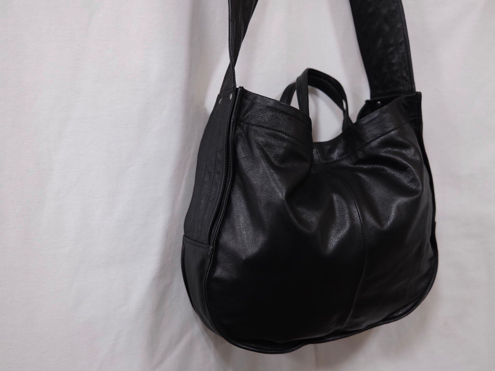 CCU”TOBY WIDE SHOULDER BAG BLACK” | Lapel online store