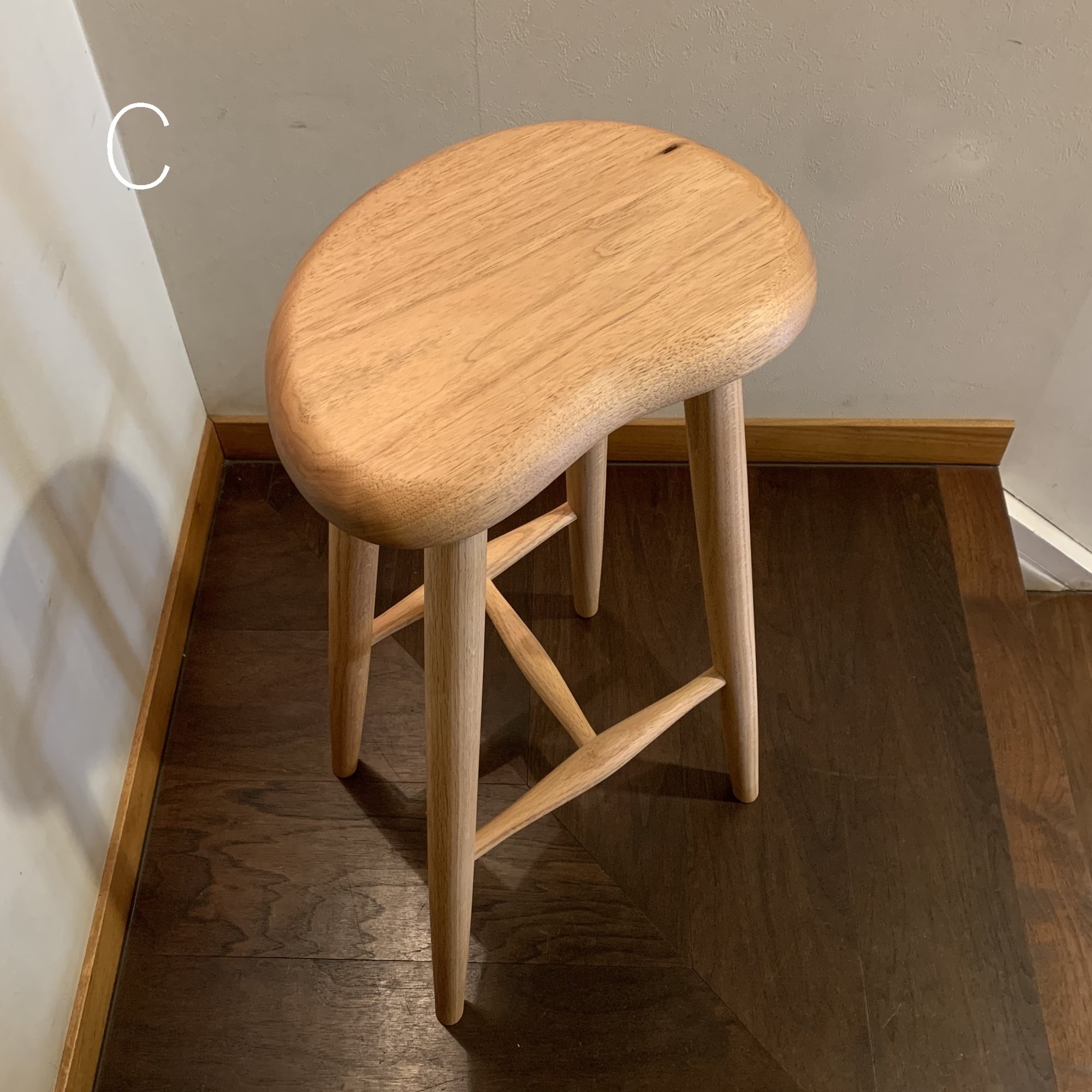 キッチンスツール クルミ Kitchen stool - Walnut | 飛騨高山 家具工房