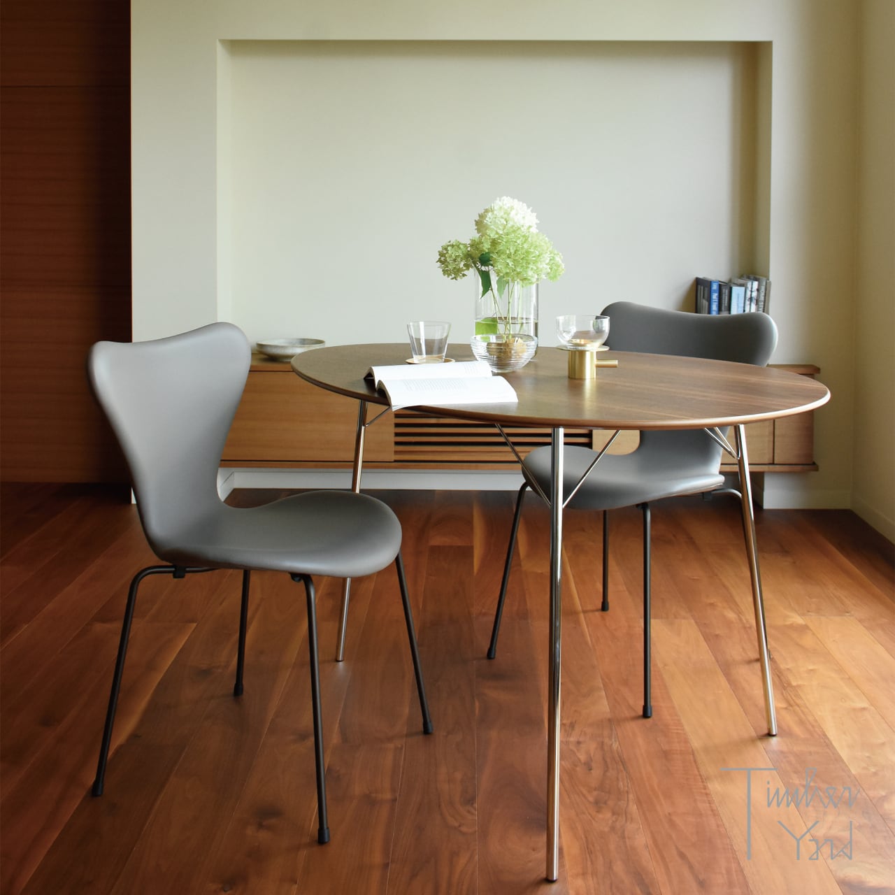 EGG TABLE / エッグテーブル / アルネ・ヤコブセン / FRITZ HANSEN