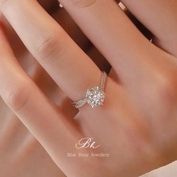 モアッサナイト 0.5ct/1ct/2ct キラキラ ラウンド ゴージャス