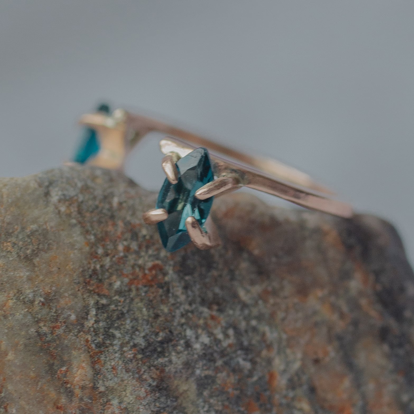 K10ダブルタスクリング ロンドンブルートパーズ | Nando Jewelry