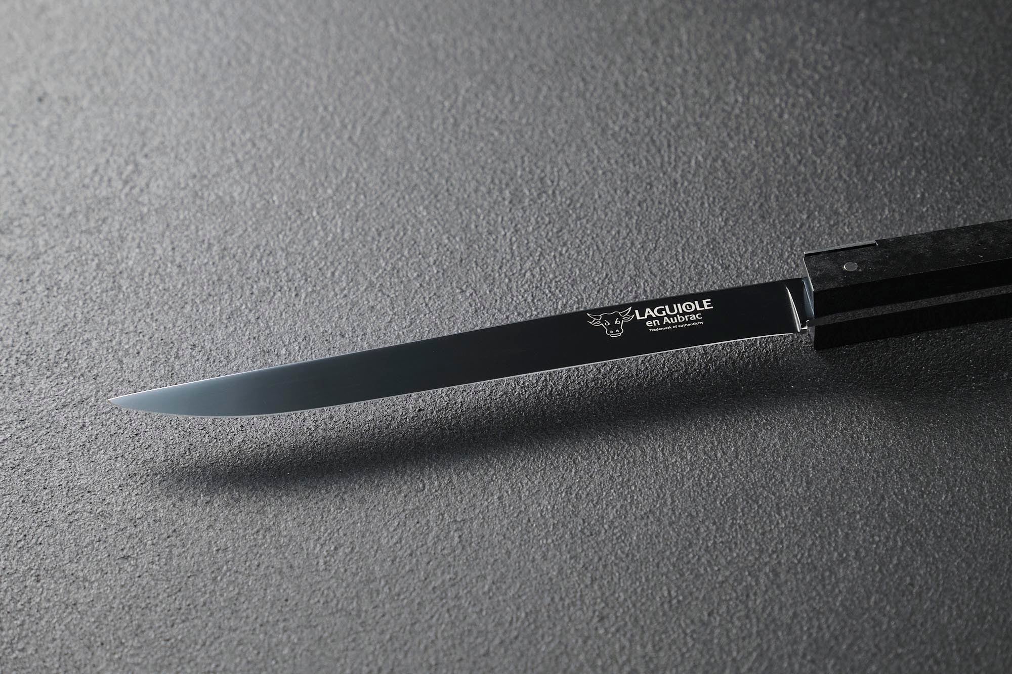 LAGUIOLE EN AUBRAC ラギオール アン オブラック キュービックチタン