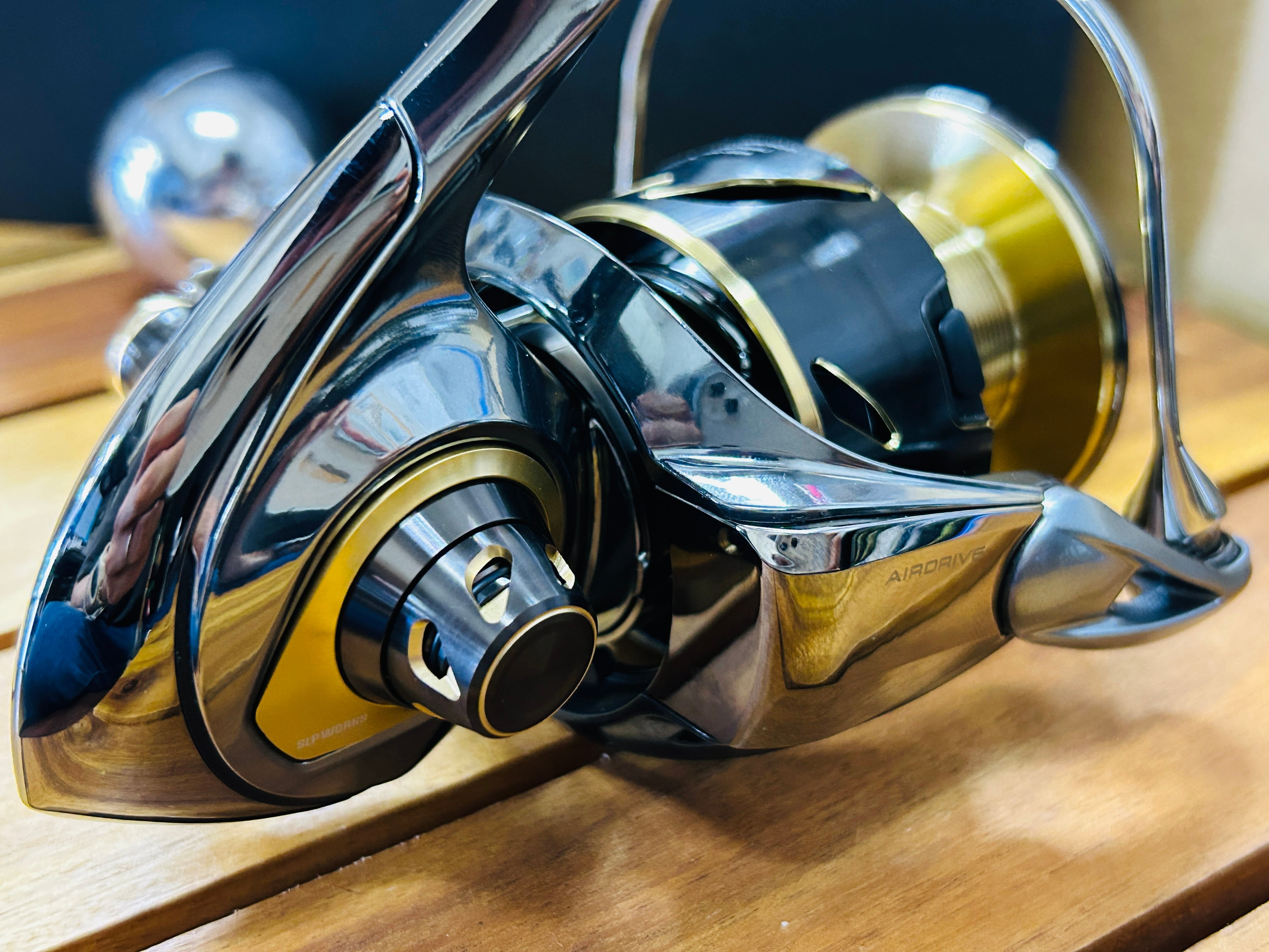 SLP WORKS セミオーダー イグジスト LT 4000-XH | Fishing Tackle BLUE