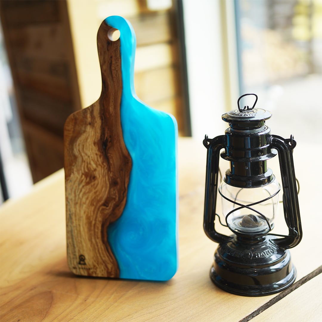 Resin Cutting Board「Megas」 | 8A GARAGE(ヤエイガレージ)公式