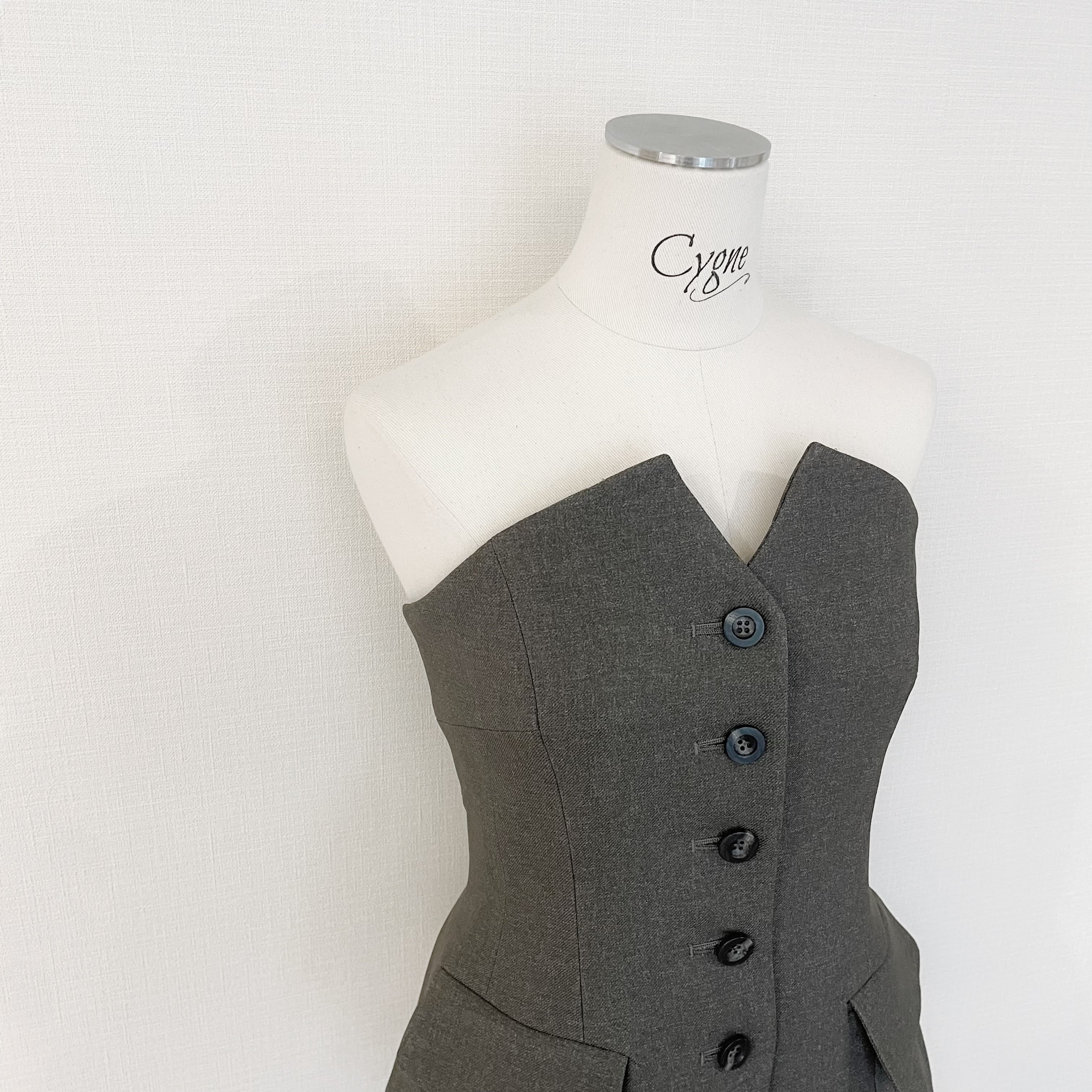 cygne シーニュ フロントボタン ビスチェ グレー Sサイズ