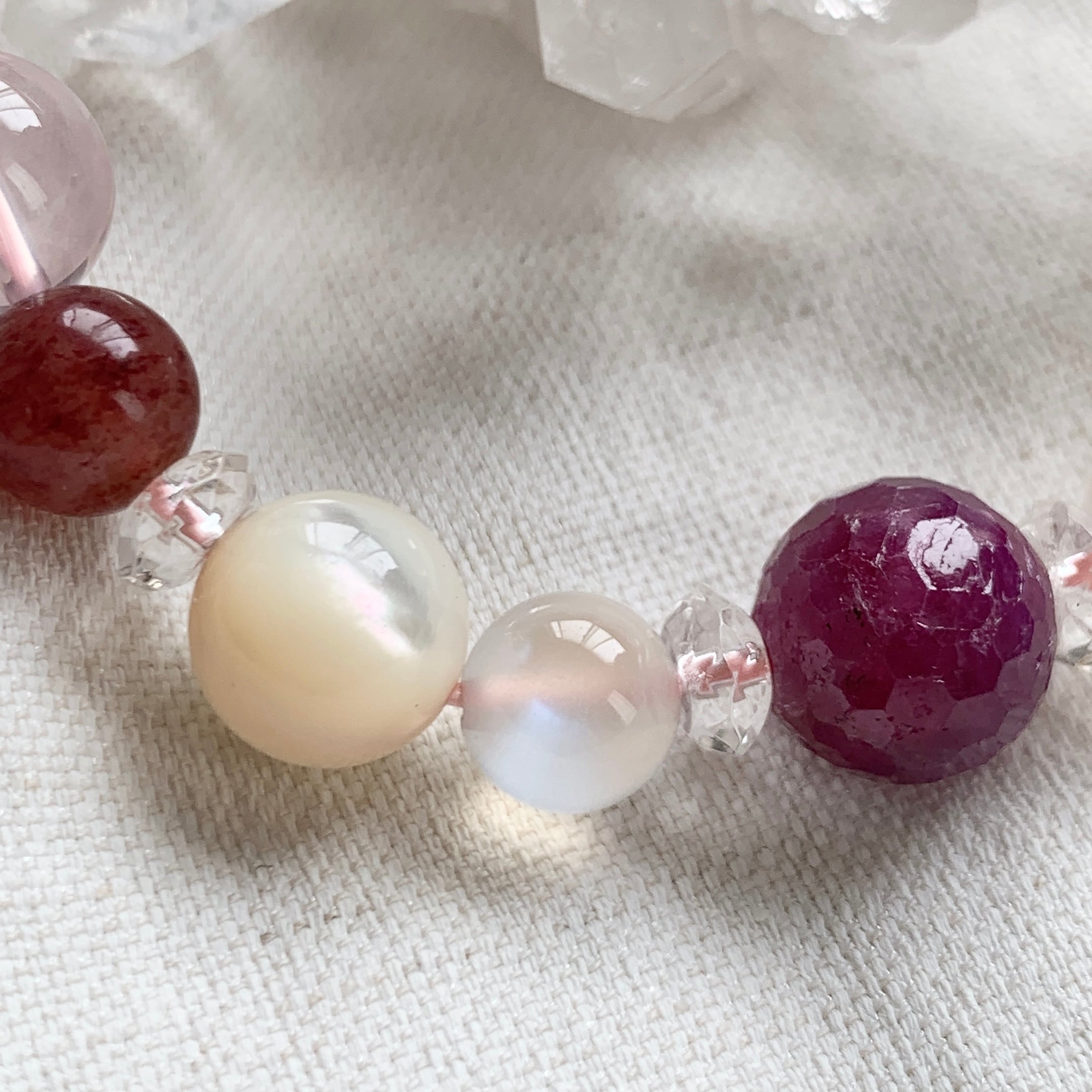 再値下げ！30%OFF 】水蓮花天珠入り組み合わせブレス | SAKURA STONE