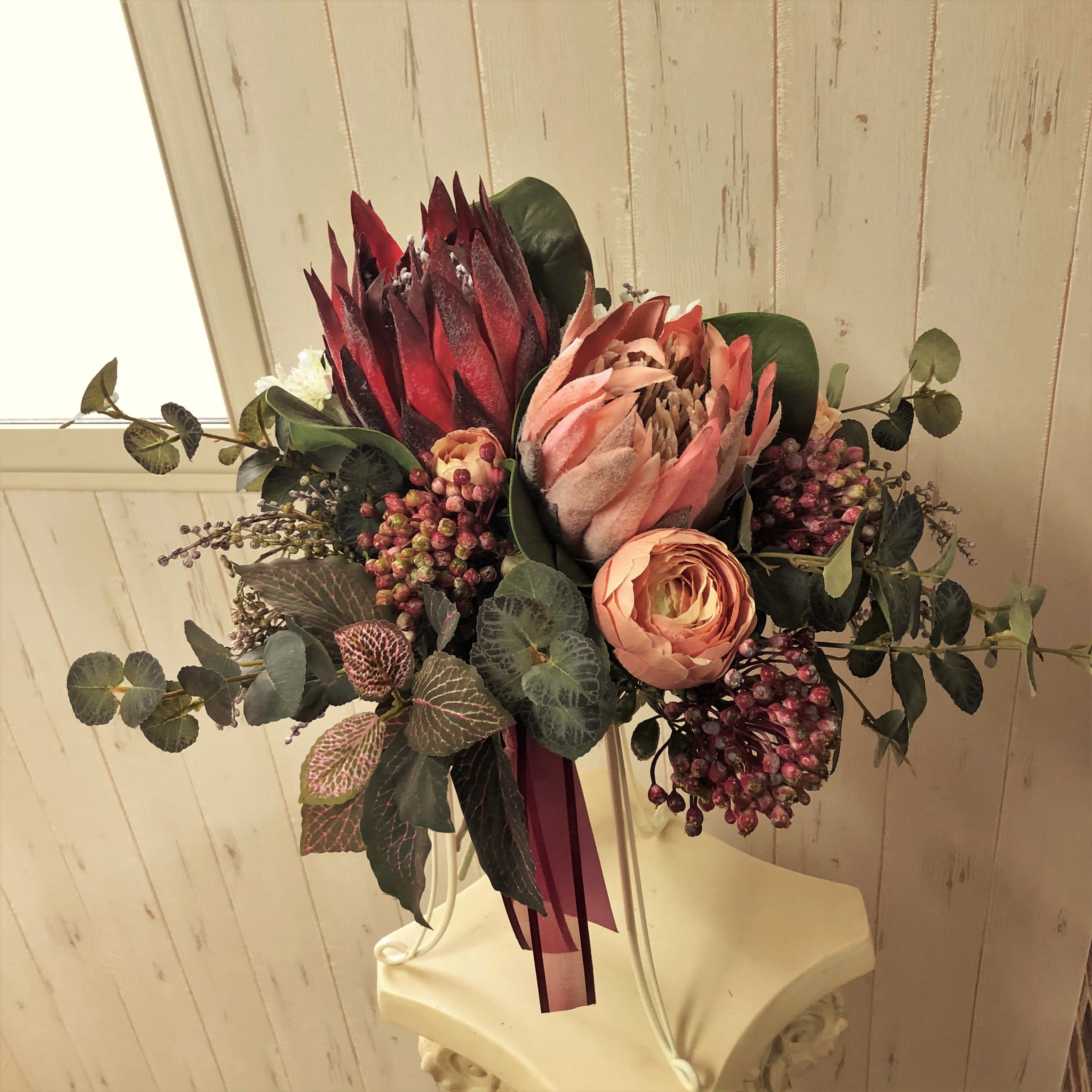 ナチュラルキングプロテアブーケ(クラッチ） | Flower Art Shop サエラ