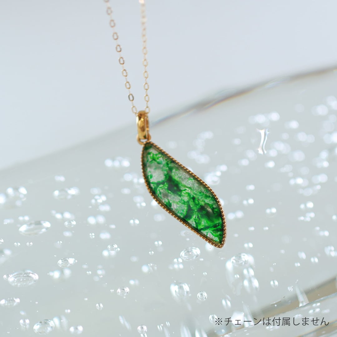 ステンドガラスの様な透明感 K10YG 翡翠 ice&green ペンダントトップ A