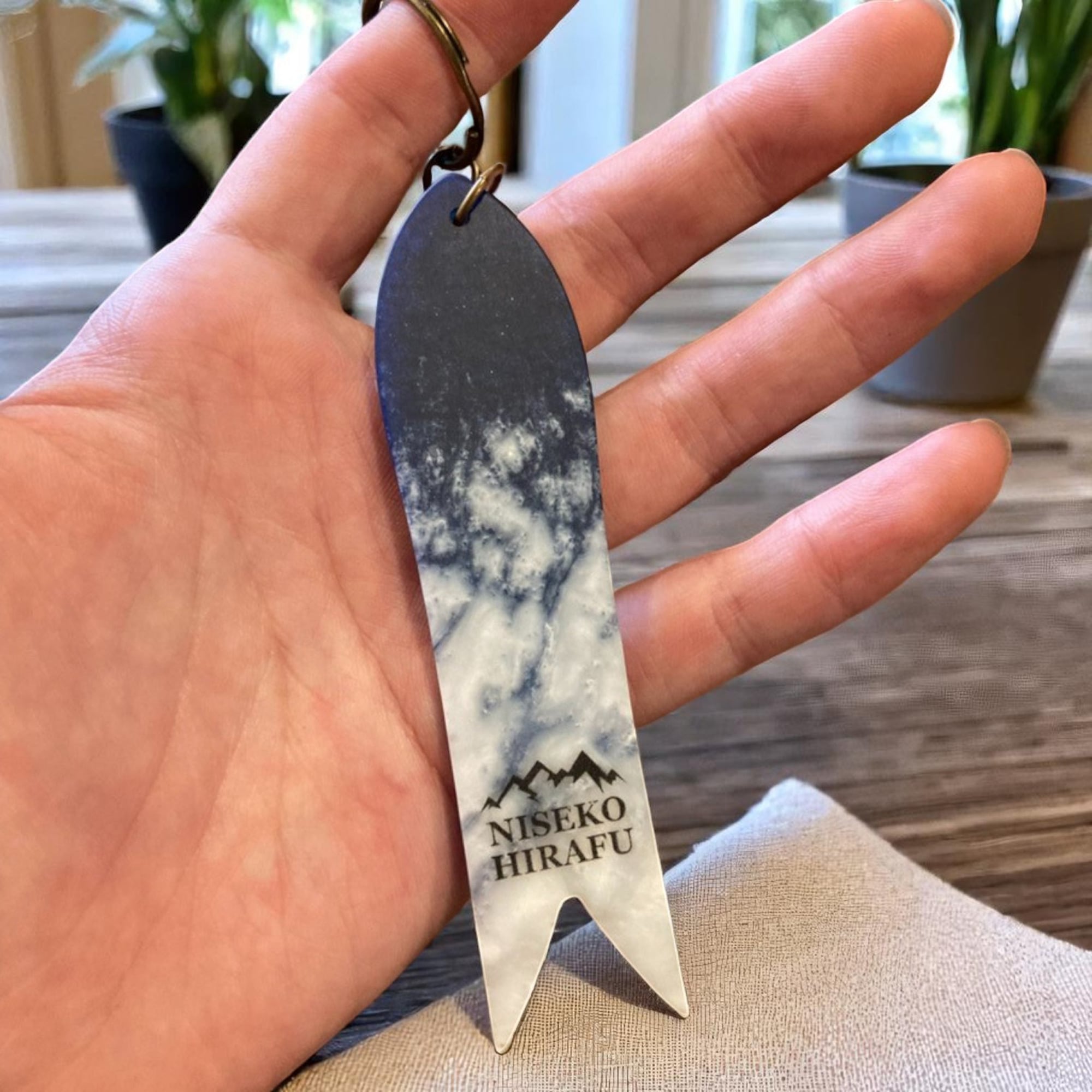 Niseko Resin key ring -ニセコレジンキーリング- | 8A GARAGE(ヤエイ