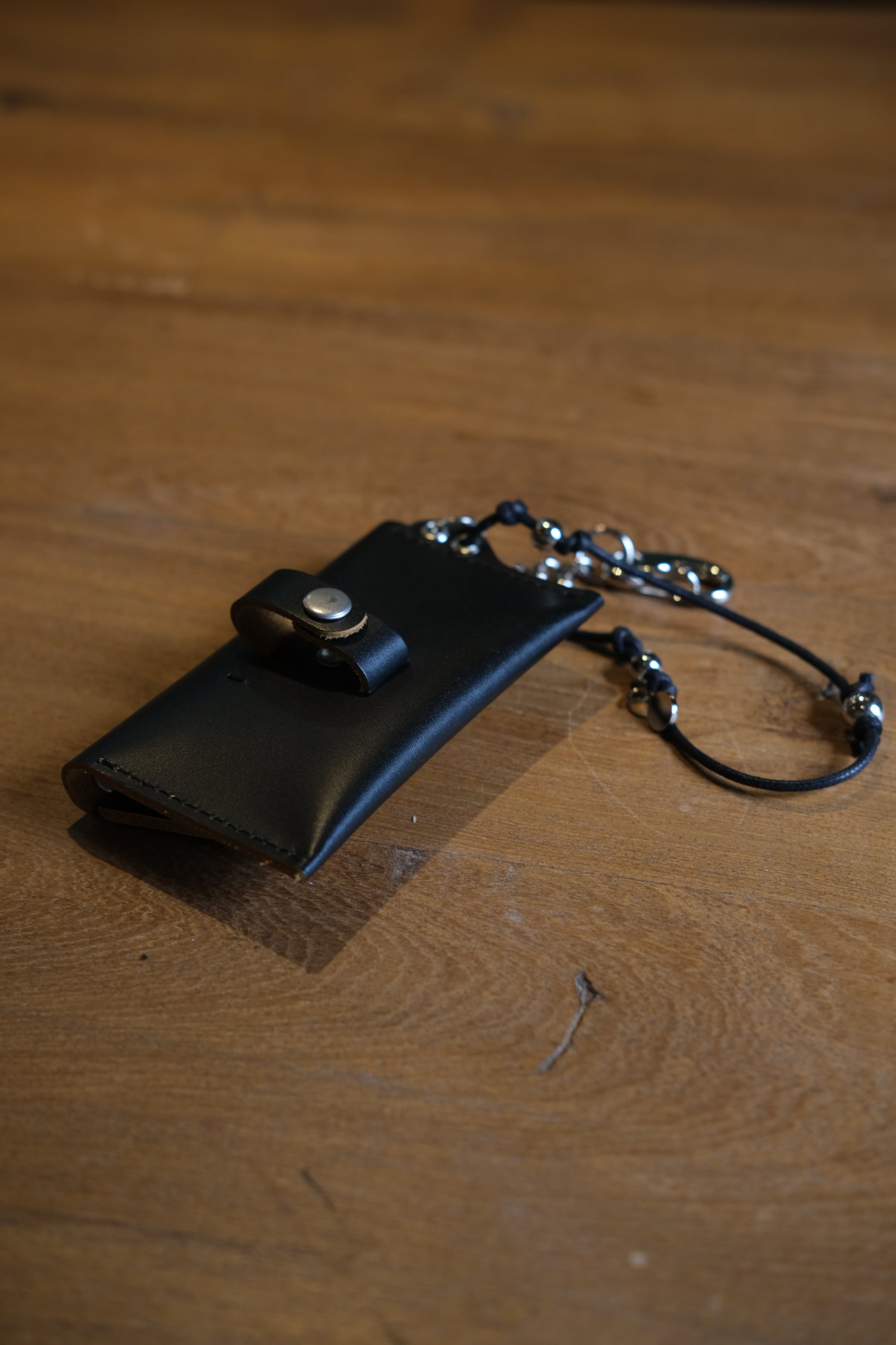 OPEN YY】STUD CARD CASE KEYCHAIN | loop