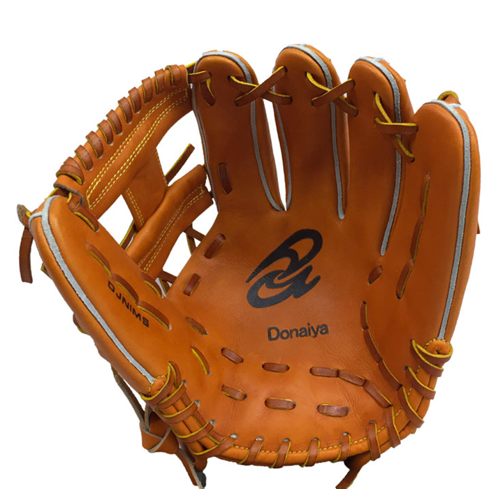 ヤクルト山田哲人選手が「買って」使用している硬式軟式グラブ