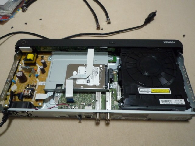 蓋を開けて中身を写真を、取りました。』 東芝 REGZAブルーレイ DBR