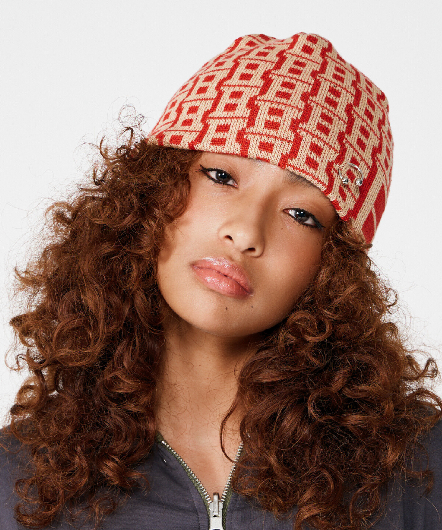 B LOGO JQ BEANIE – BEEDEN