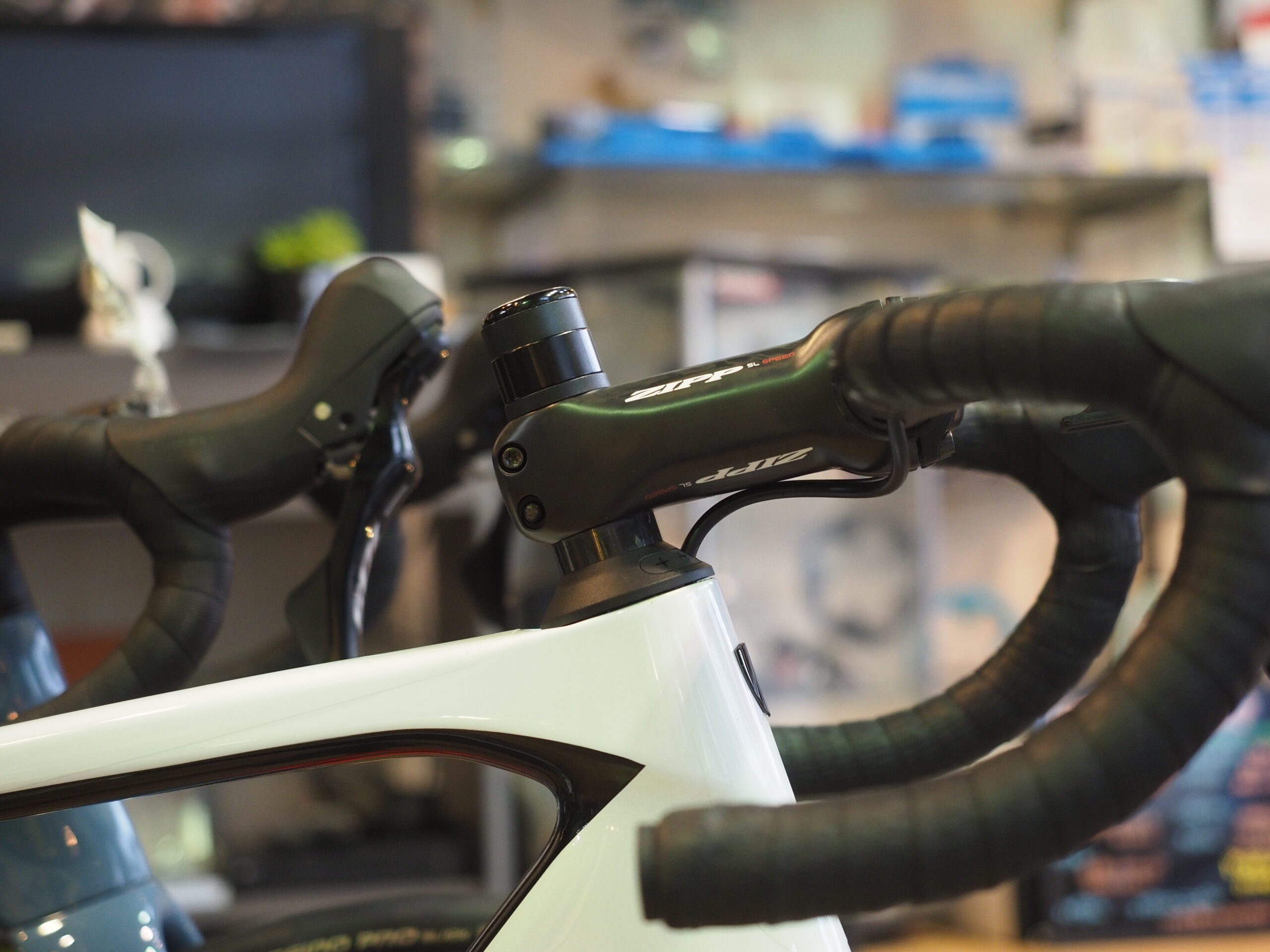 TREK】Madone Gen8 に汎用ステムを使うには | BICYCLE LAND M-2