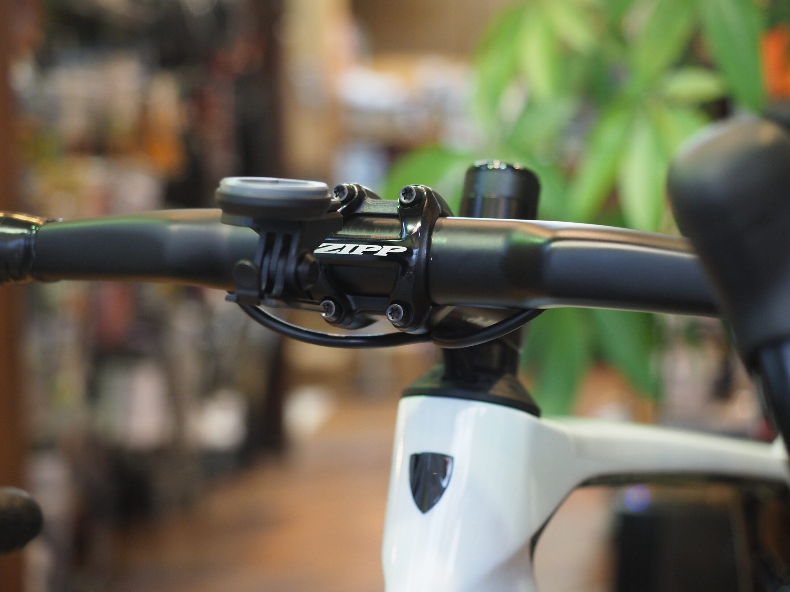 TREK】Madone Gen8 に汎用ステムを使うには | BICYCLE LAND M-2