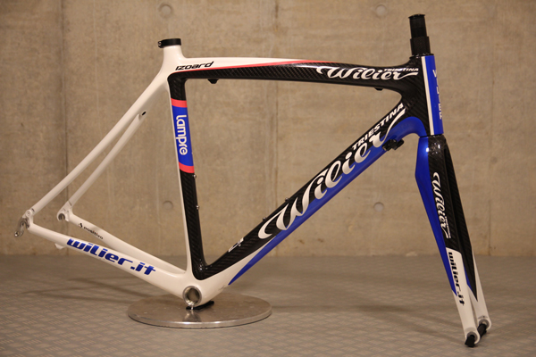 人気プロチームカラー！Wilier(ウィリエール) Izoard（イゾアール