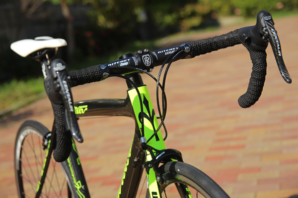 至極のコンフォートカーボンバイク Wilier（ウィリエール）Izoard XP